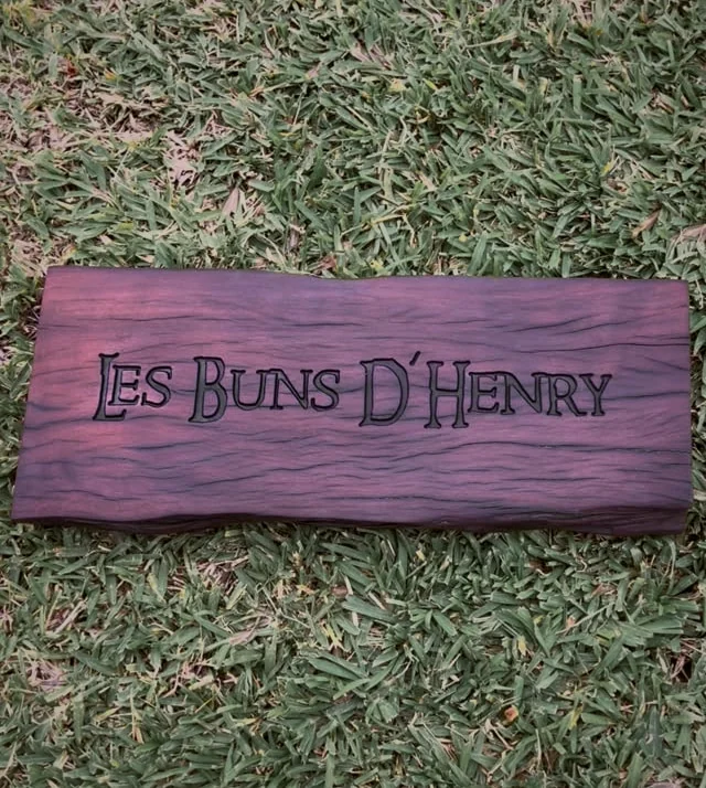 Les Buns d'Henry — Enseigne, gravure sur bois par Tony Grandin