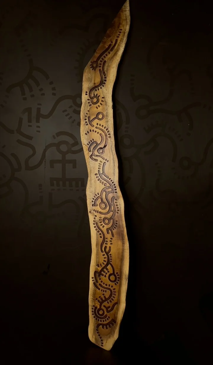 Glyphes — Tamarin des Hauts · avec Ekymoze, tatoueuse à Saint-Leu, gravure sur bois par Tony Grandin